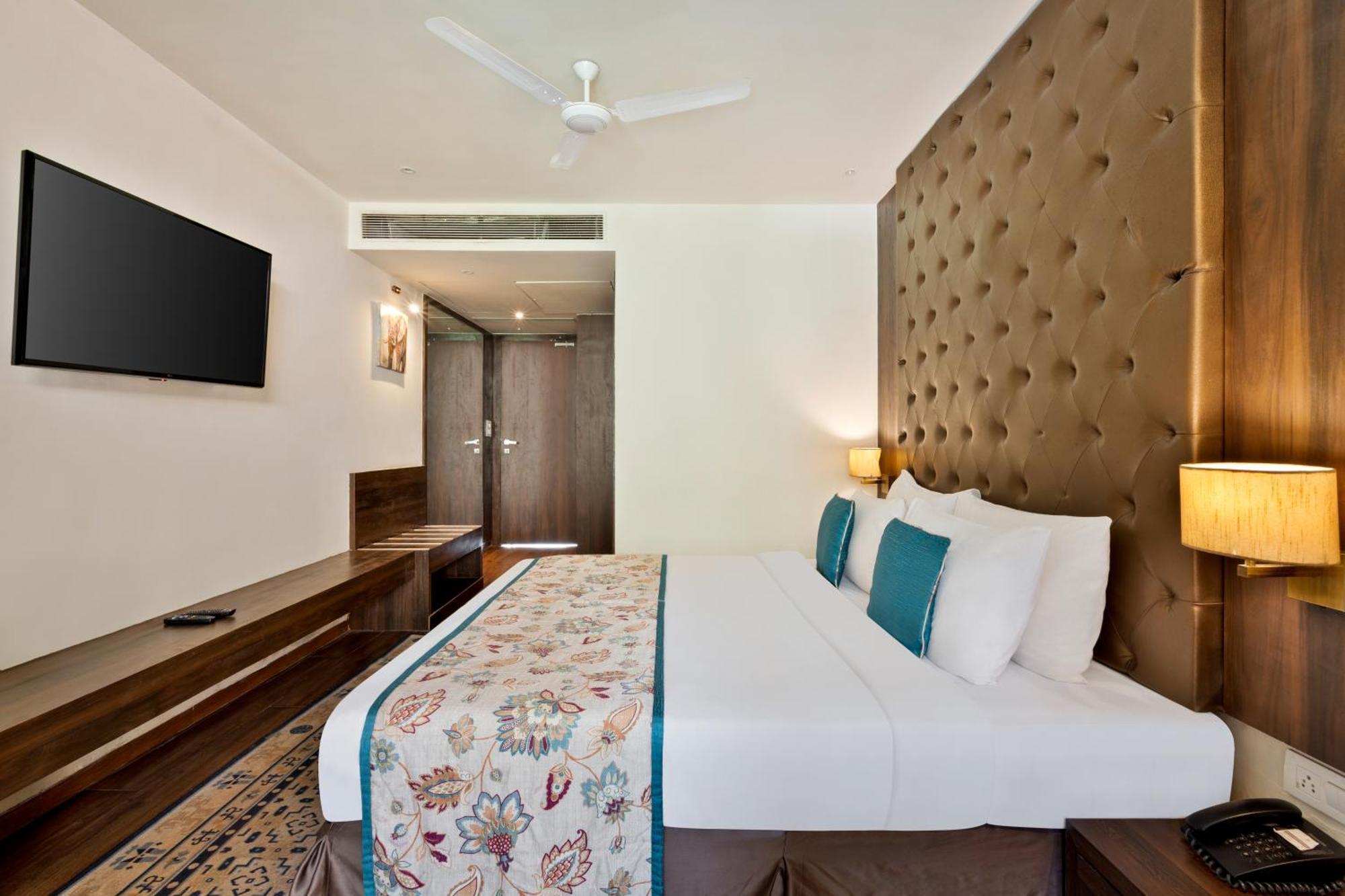 Super Deluxe Pool View Room Balcony complimentary Kayaking on Massage session,1742820889:JPEG